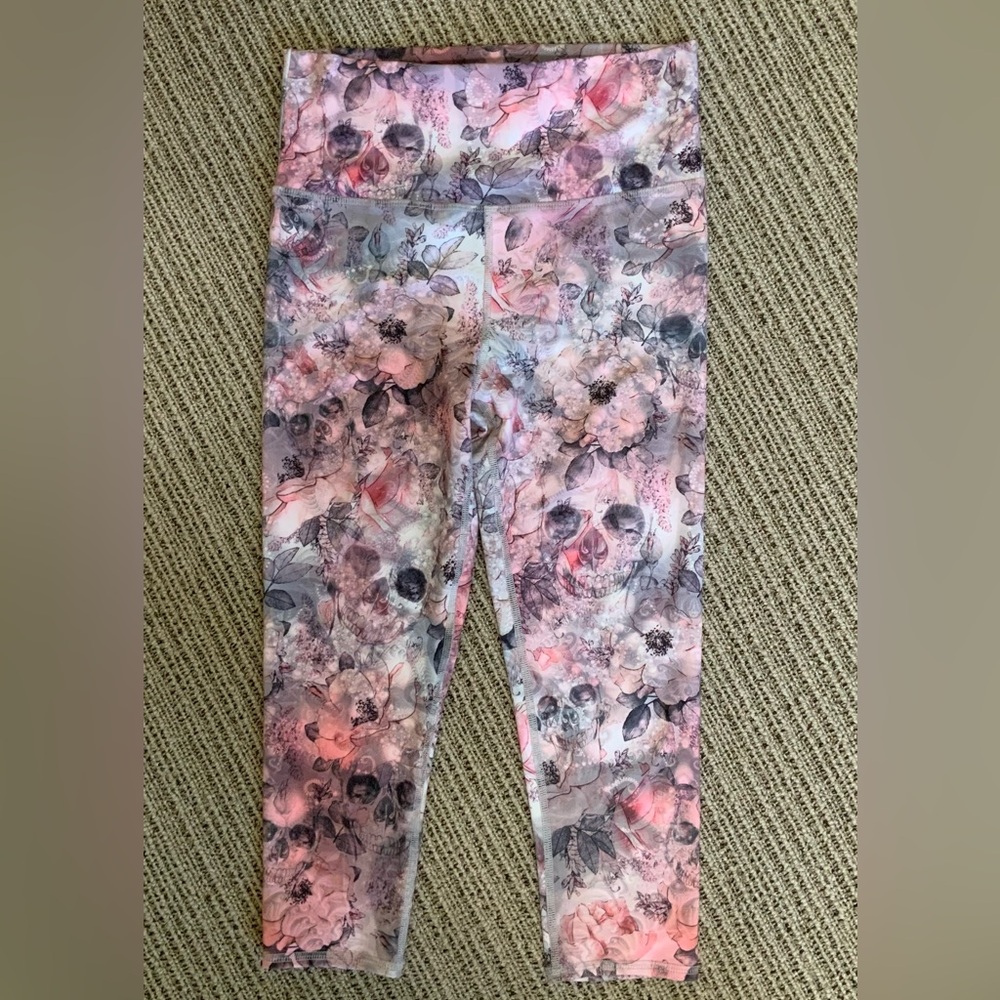 Evolution and Creation Skull Capri Legging